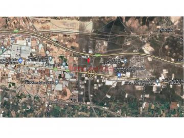EMLAKTAŞ'TAN İSTANBUL OTOYOLU CEPHELİ 3000 M2 ARAZİ **MERKEZİ KONUM