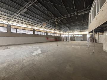 EMLAKTAŞ'TAN MERKEZİ KONUMDA MÜSTAKİL BAHÇELİ 1500 M2 DEPO-İŞYERİ