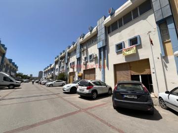 EMLAKTAŞ'TAN İZELTAŞ GALERİA'DA OFİSLİ, GÜVENLİKLİ 270 M2 İŞYERİ