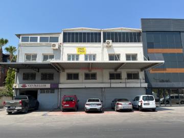 EMLAKTAŞ'TAN IŞIKKENT'TE OTOBAN CEPHELİ, HAZIR OFİSLİ 400 M2 İŞYERİ