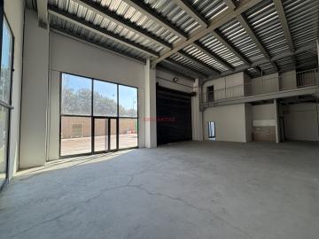 EMLAKTAŞ'TAN GÜVENLİKLİ SİTE İÇERİSİNDE 360 M2 DEPO-İŞYERİ **KDV'Lİ