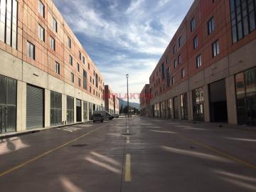 EMLAKTAŞ'TAN BORNOVA İŞ MERKEZİ'NDE 540 M2 İŞYERİ **GÜVENLİKLİ