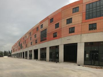 EMLAKTAŞ'TAN BORNOVA İŞ MERKEZİ'NDE SATILIK 540 M2 İŞYERİ
