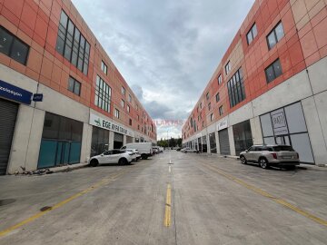 EMLAKTAŞ'TAN BORNOVA İŞ MERKEZİ'NDE 540 M2 İŞYERİ **GÜVENLİKLİ